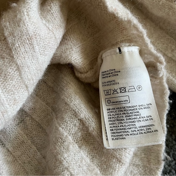 Divided Cropped Long Sleeve Sweater - Picture 6 of 6